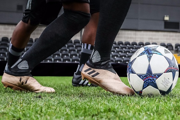 足球比赛中技术和体力哪个更重要？