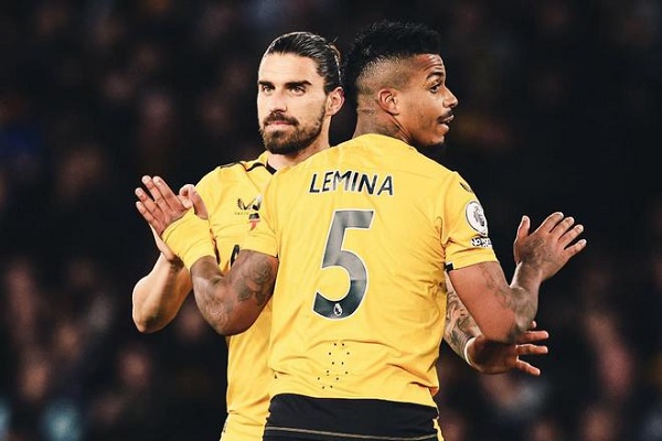 在英超联赛中得分最多的球员将获得什么奖项？