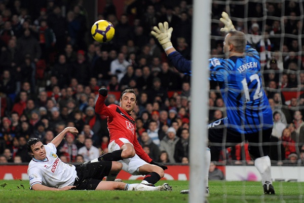 足球比赛中进球有效性的判定标准是什么？