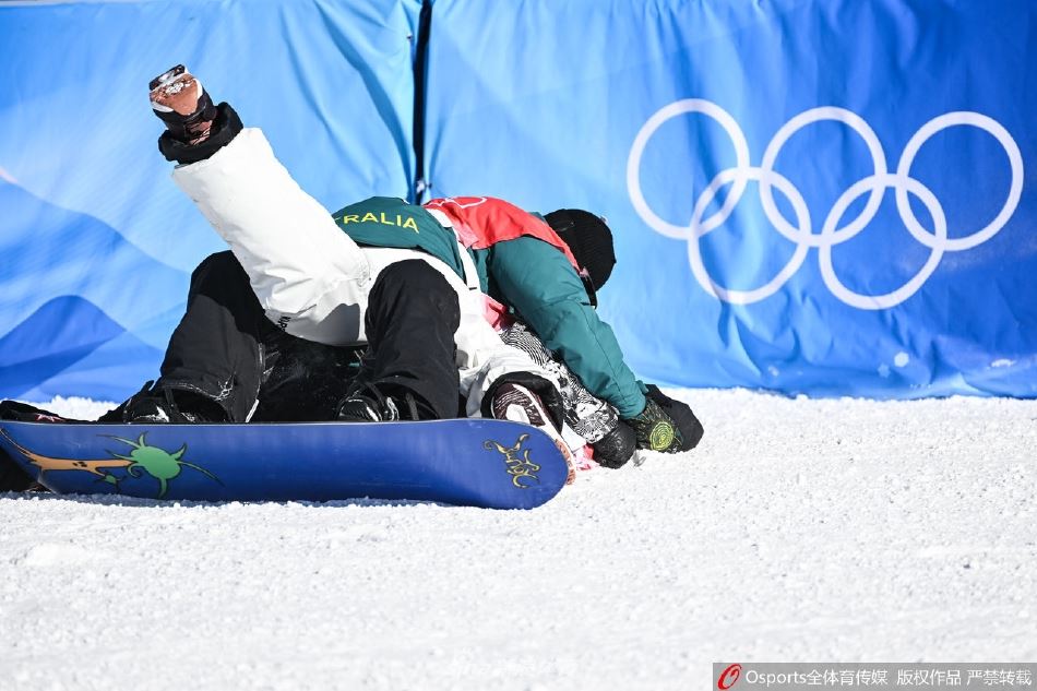 单板滑雪女子坡面障碍技巧决赛 新西兰选手萨多夫斯基夺冠（女子坡面障碍技巧单板滑雪美国公开赛）