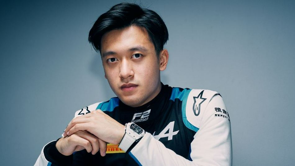 图集-周冠宇成为中国首位F1正式车手（中国f1赛车手周冠宇）