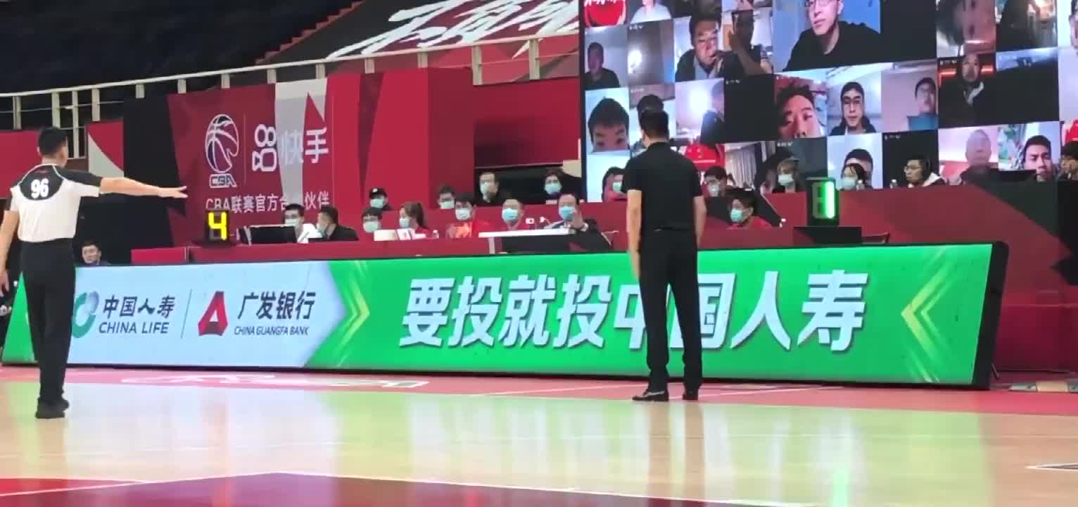 （李春江集锦）场面略喜感！李春江指导质疑判罚在场边气的“跳舞”