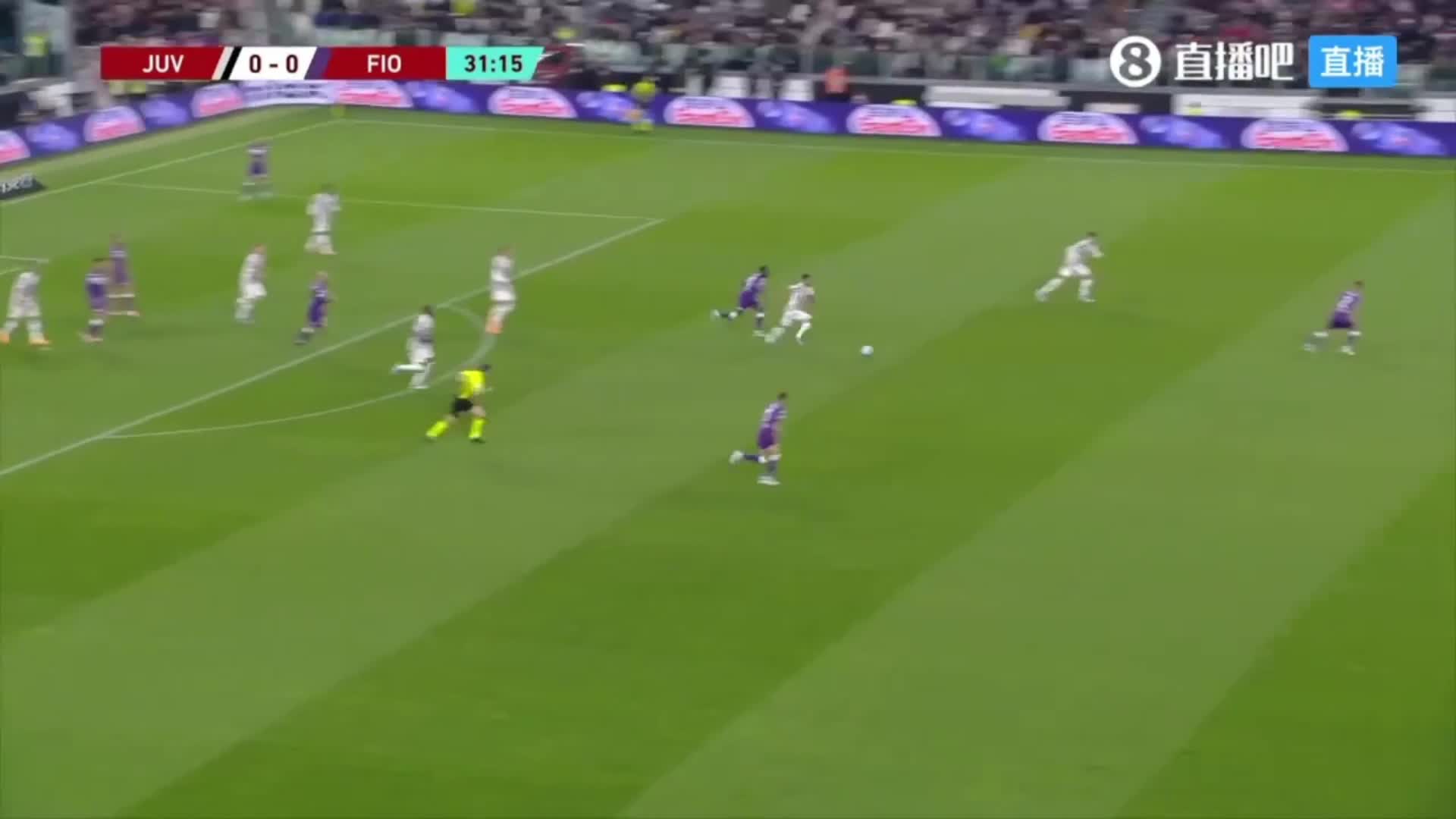 尤文1-0领先！贝纳德斯基禁区内帅气凌空挑射破门（尤文图斯 贝纳德斯基）