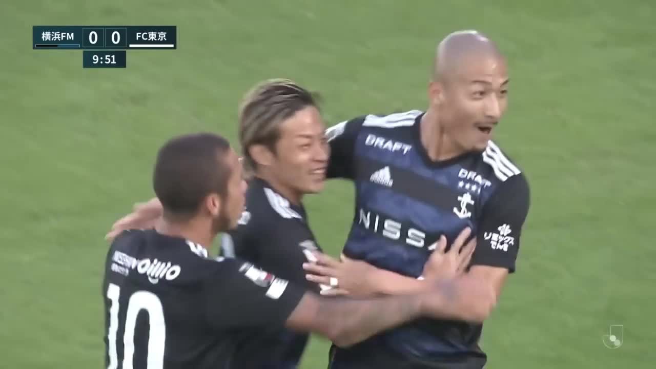 拜仁附体！横滨水手8-0疯狂血洗东京FC（横滨水手球迷）